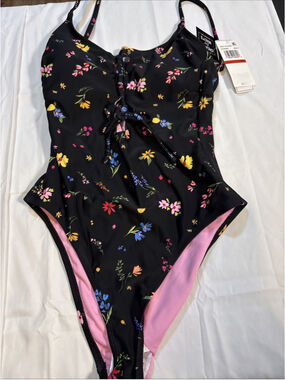 Salt + Cove Women's Floral One-Piece Swimsuit Black Pink Lace-Up Cutout Sz XS